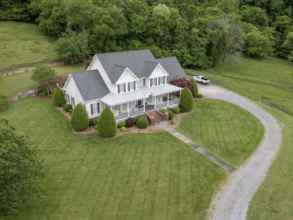 1036 Reed Hollow Rd, Readyville, TN 37149