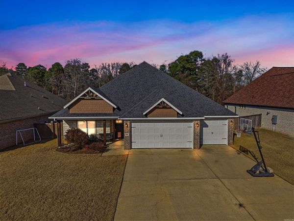 2406 Aberdeen Drive, Bryant, AR 72019