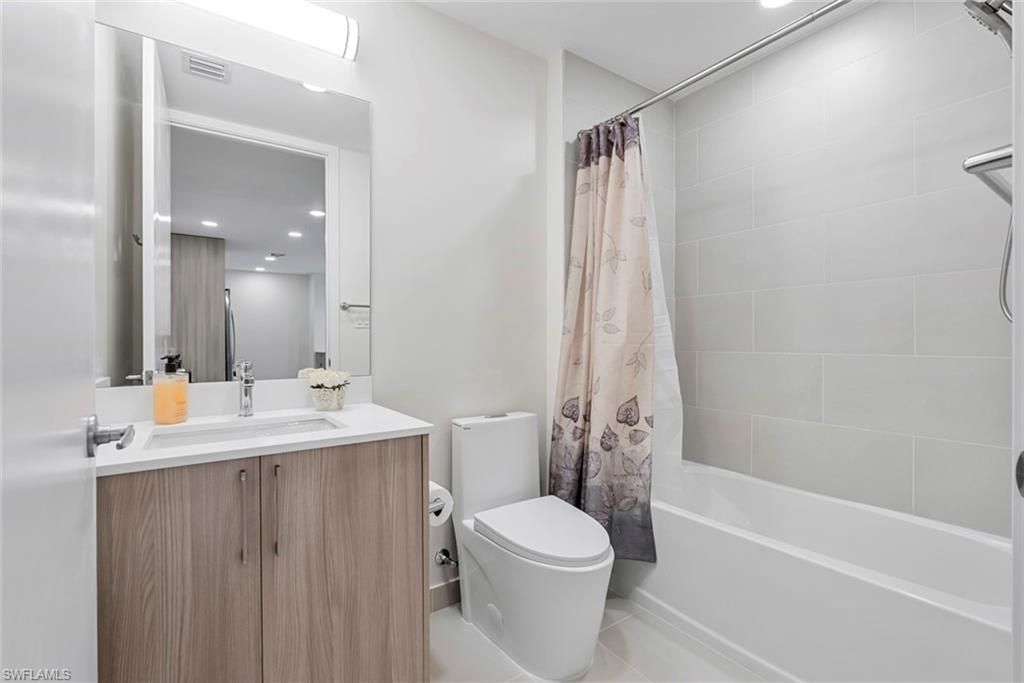 26600 Rosewood Pointe Dr, Unit B 203, Bonita Springs, FL 34135 Photo