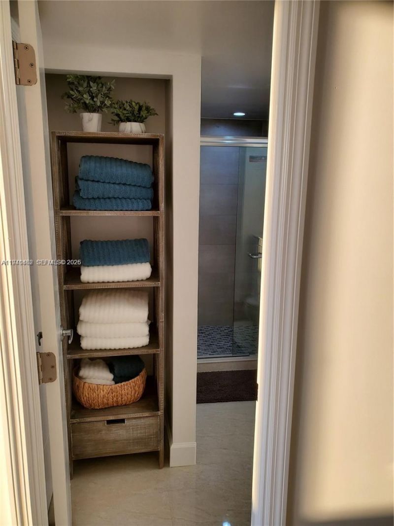 20515 E Country Club Dr, Unit 644, Aventura, FL 33180 Photo