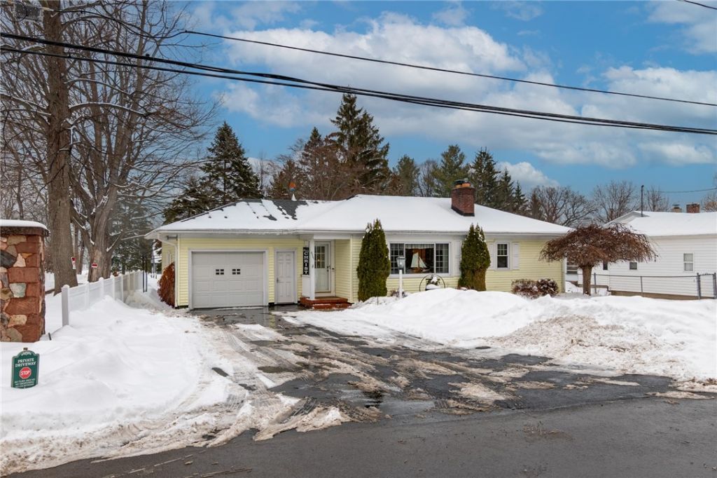 8387 Wickham Boulevard, Sodus Point, NY 14555 Main Photo