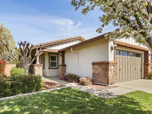 7925 Peak Forest Way, Elk Grove, CA 95757