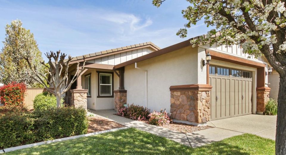 7925 Peak Forest Way, Elk Grove, CA 95757 Photo