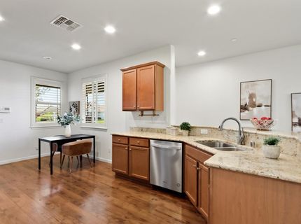 7925 Peak Forest Way, Elk Grove, CA 95757 Photo