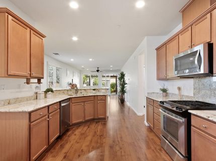 7925 Peak Forest Way, Elk Grove, CA 95757 Photo