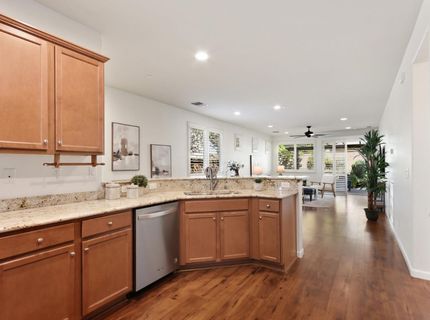 7925 Peak Forest Way, Elk Grove, CA 95757 Photo