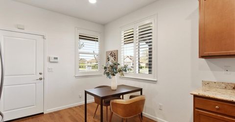 7925 Peak Forest Way, Elk Grove, CA 95757 Photo