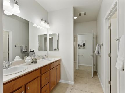7925 Peak Forest Way, Elk Grove, CA 95757 Photo