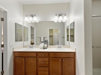 7925 Peak Forest Way, Elk Grove, CA 95757 Photo
