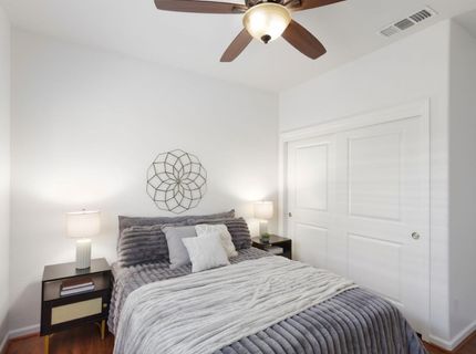 7925 Peak Forest Way, Elk Grove, CA 95757 Photo