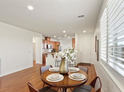 7925 Peak Forest Way, Elk Grove, CA 95757 Photo