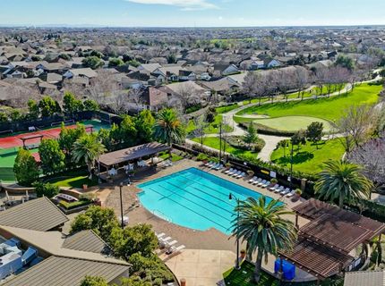 7925 Peak Forest Way, Elk Grove, CA 95757 Photo