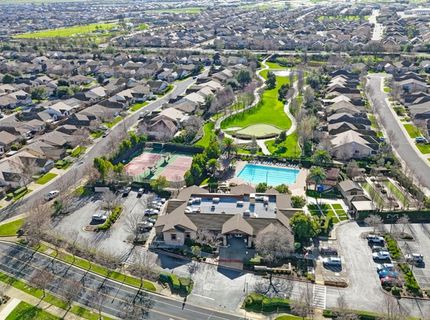 7925 Peak Forest Way, Elk Grove, CA 95757 Photo