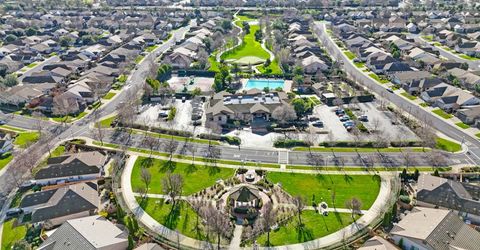 7925 Peak Forest Way, Elk Grove, CA 95757 Photo