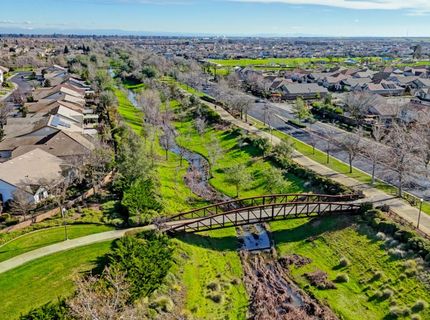 7925 Peak Forest Way, Elk Grove, CA 95757 Photo