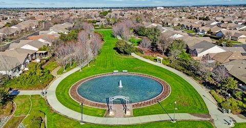 7925 Peak Forest Way, Elk Grove, CA 95757 Photo