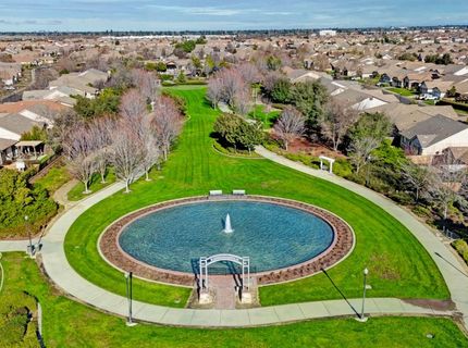 7925 Peak Forest Way, Elk Grove, CA 95757 Photo