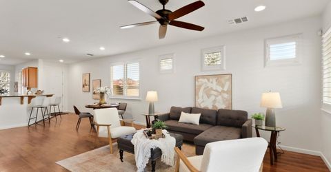 7925 Peak Forest Way, Elk Grove, CA 95757 Photo
