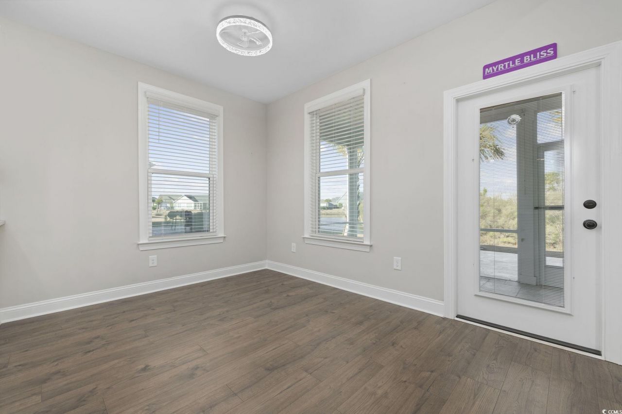 379 Mikita Dr. Photo 11