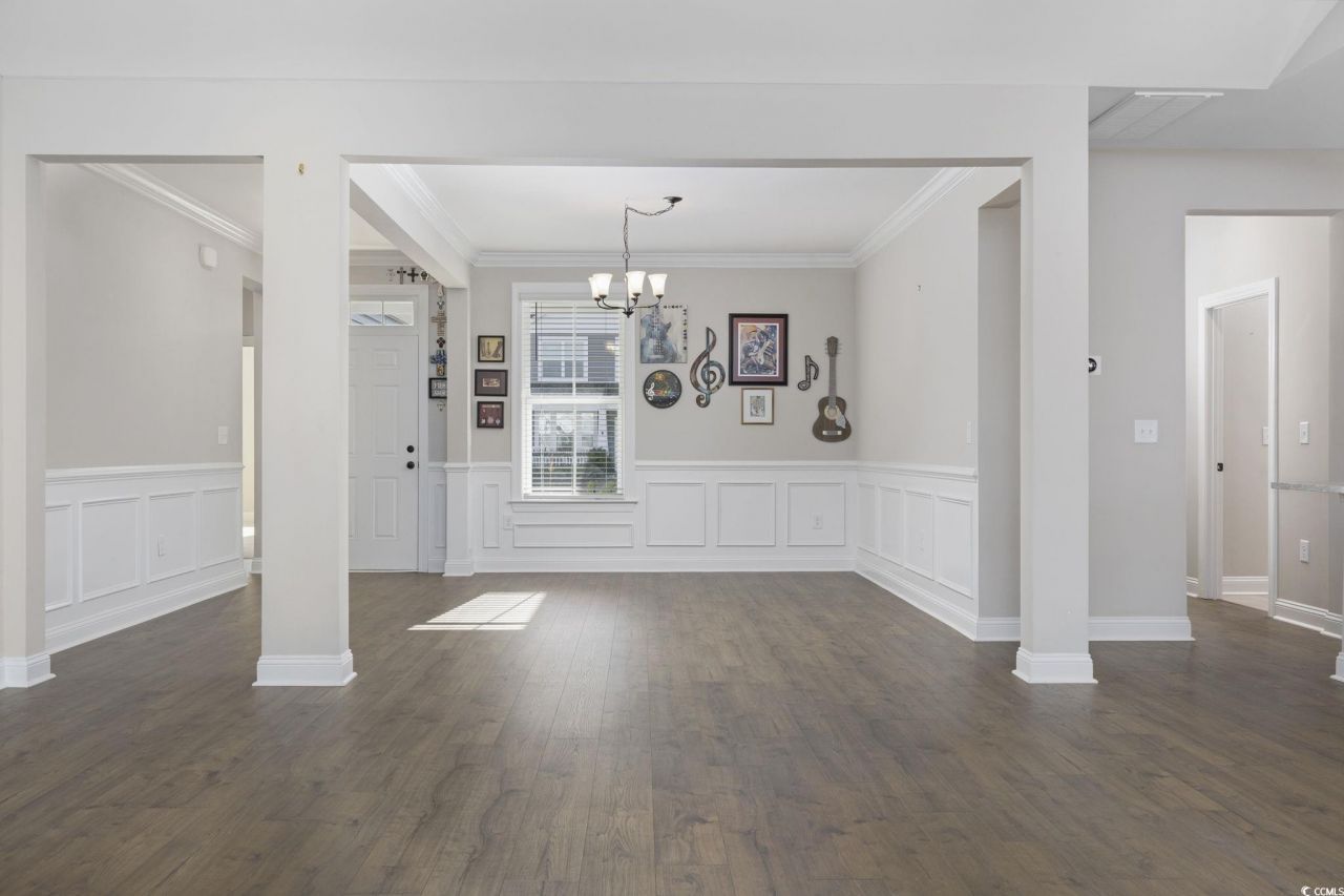 379 Mikita Dr. Photo 6