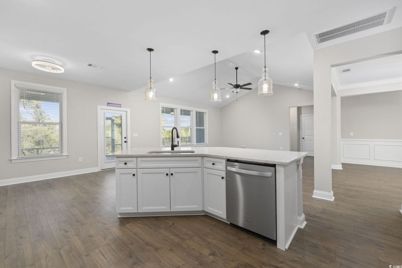 379 Mikita Dr. Photo 8