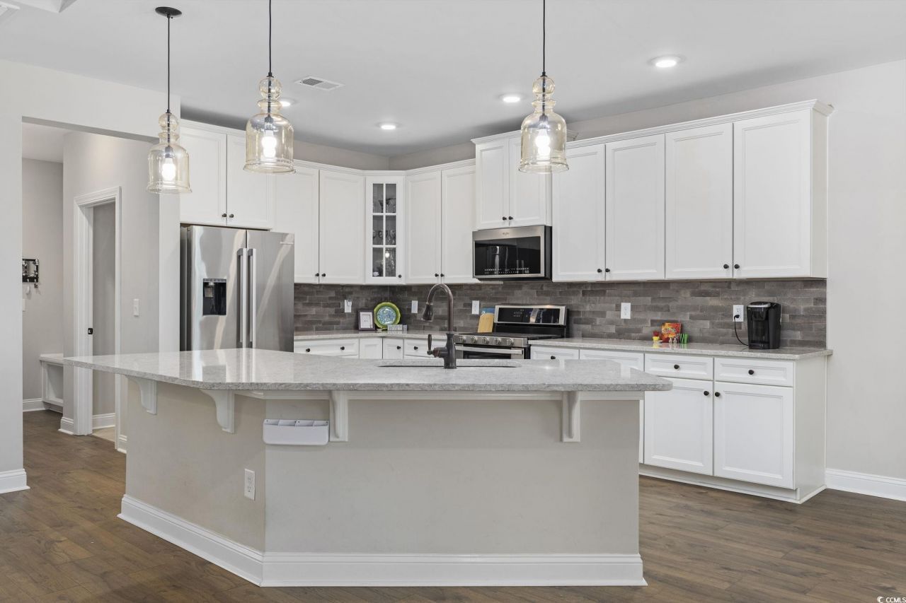 379 Mikita Dr. Photo 9