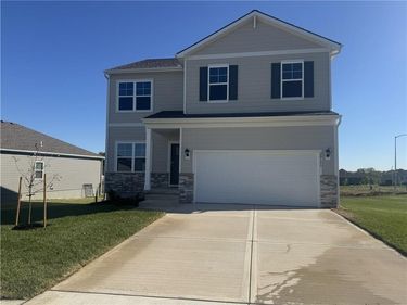 102 Lake Meadows Drive, Smithville, MO 64089