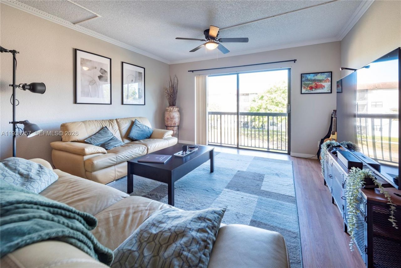 4975 E Sabal Palm Blvd, Unit 309, Tamarac, FL 33319 Photo