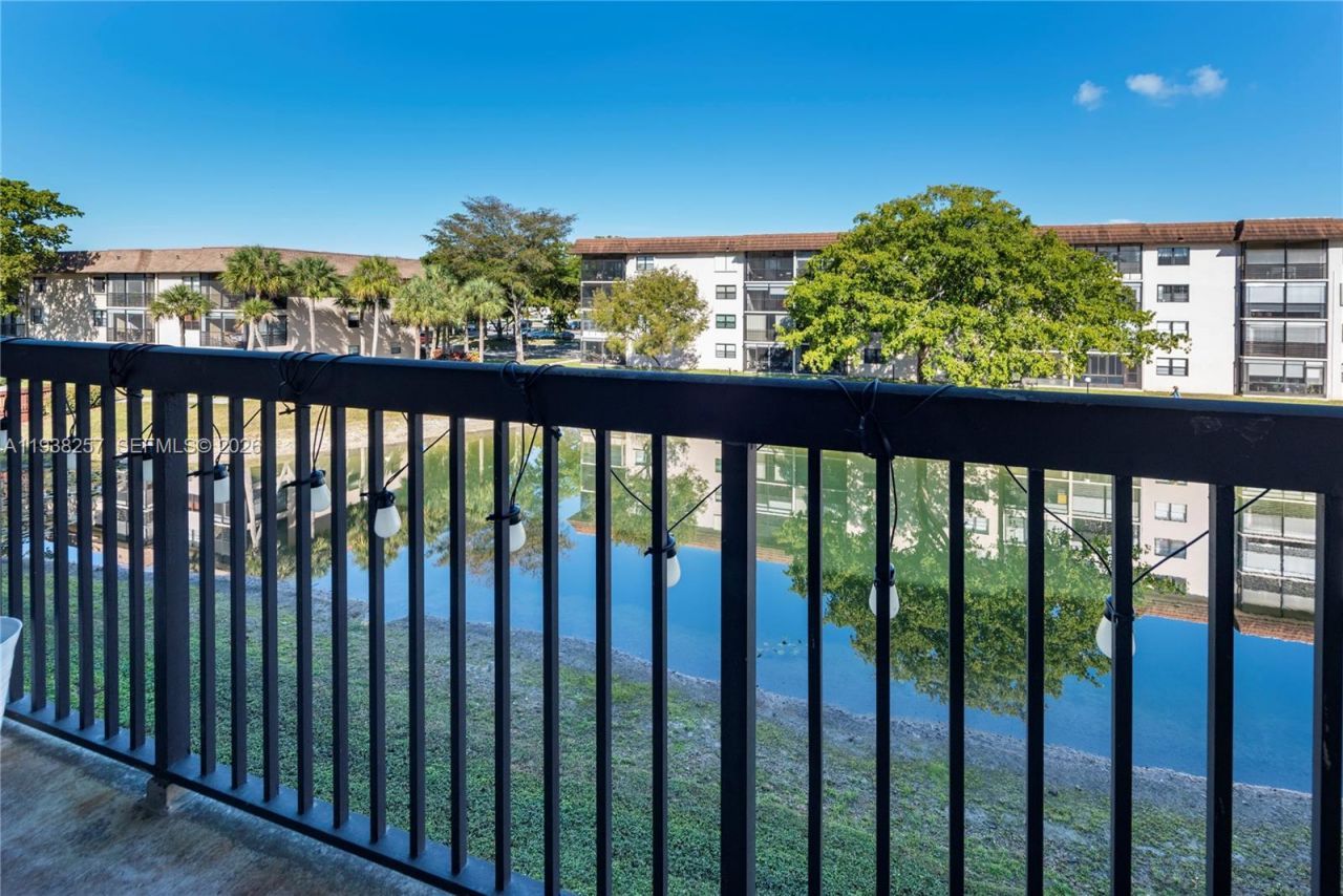 4975 E Sabal Palm Blvd, Unit 309, Tamarac, FL 33319 Photo