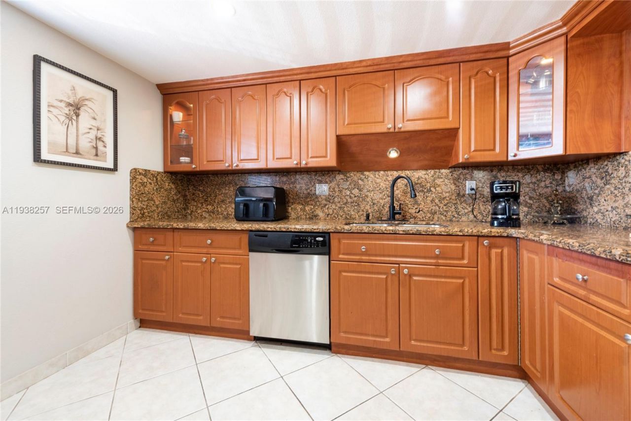 4975 E Sabal Palm Blvd, Unit 309, Tamarac, FL 33319 Photo