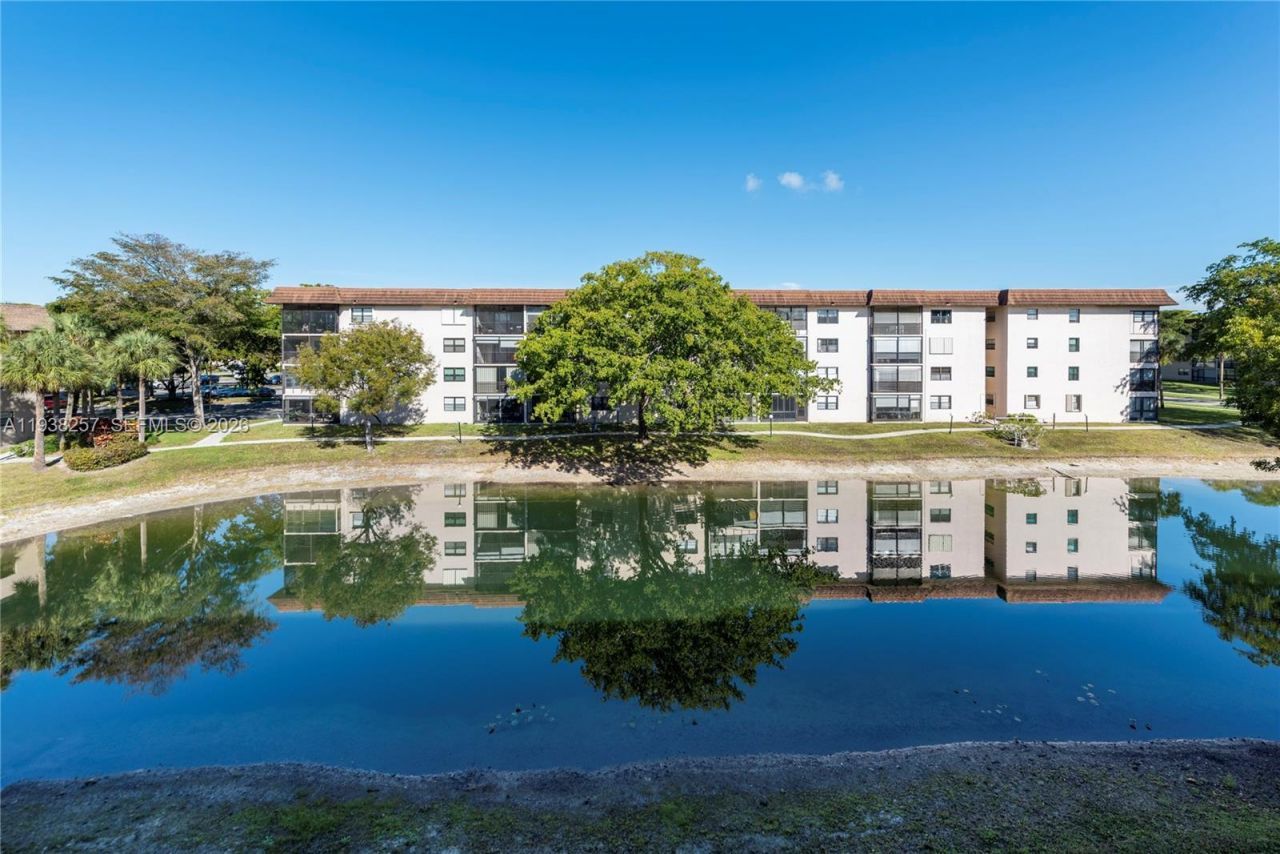 4975 E Sabal Palm Blvd, Unit 309, Tamarac, FL 33319 Photo