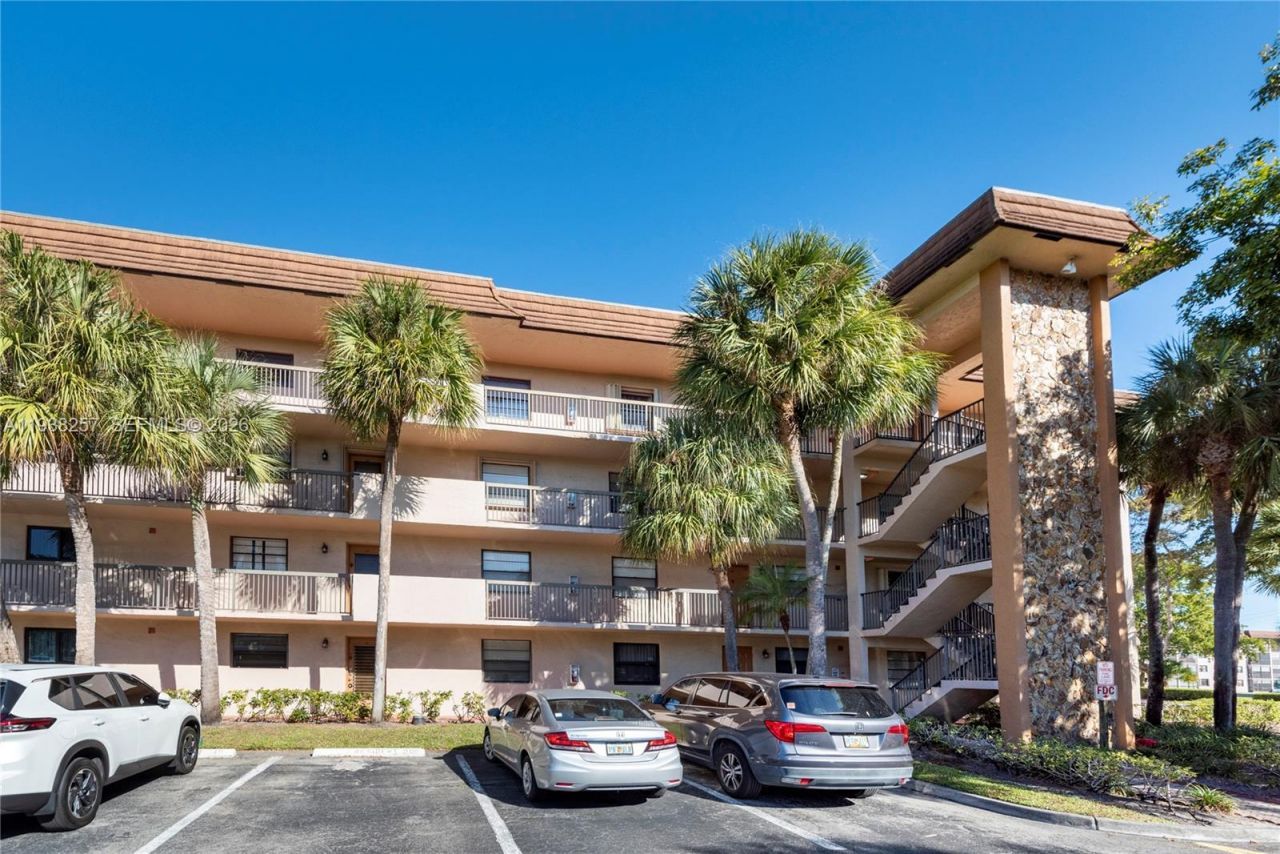 4975 E Sabal Palm Blvd, Unit 309, Tamarac, FL 33319 Photo