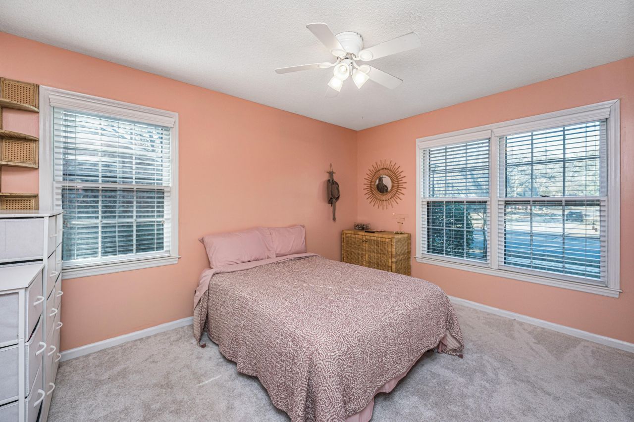 105 Sumners Alley Photo 16