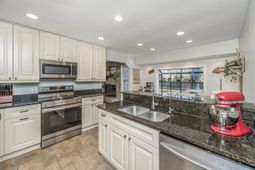 105 Sumners Alley photo 4