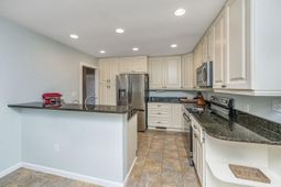 105 Sumners Alley photo 4