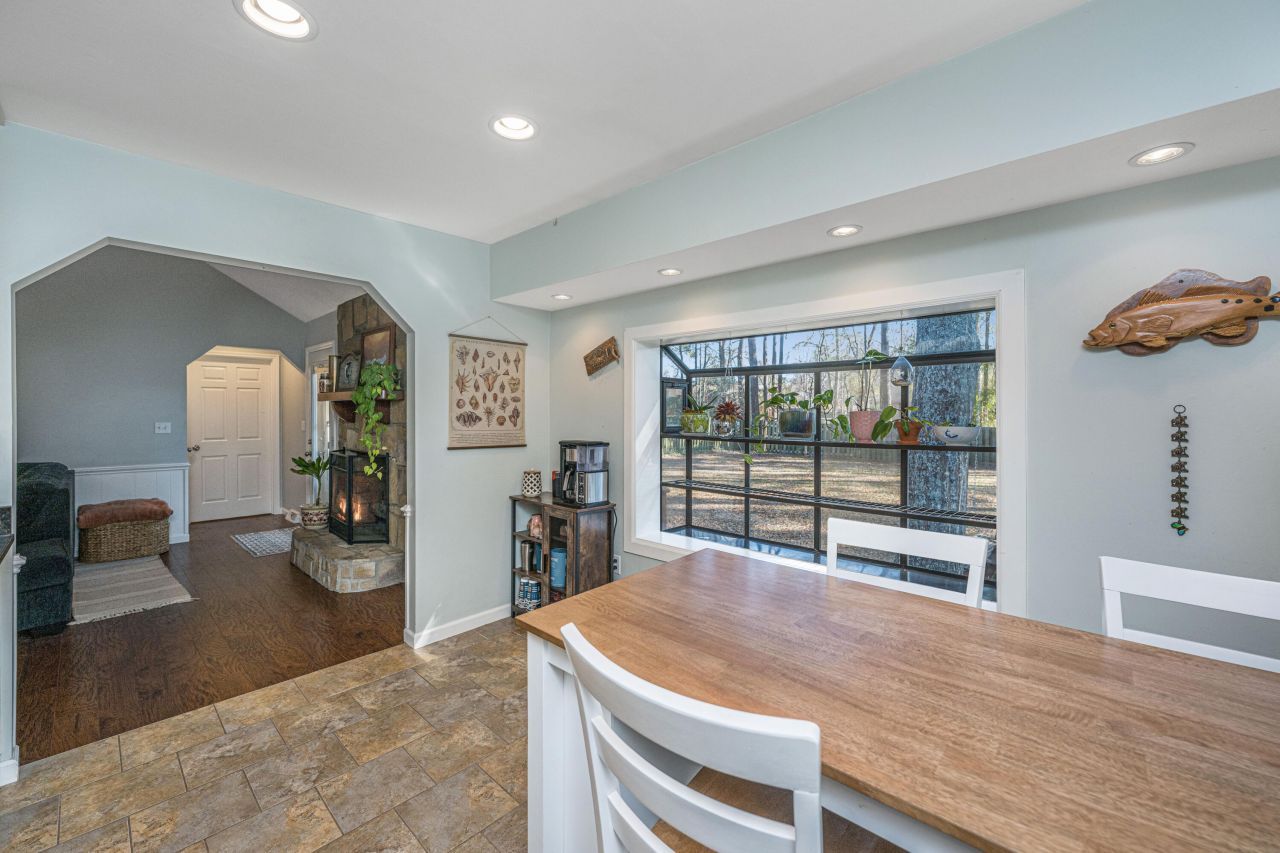 105 Sumners Alley Photo 8