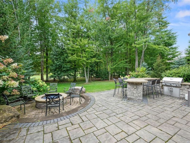 85 Brighton Drive, Aurora, OH 44202 Photo 5