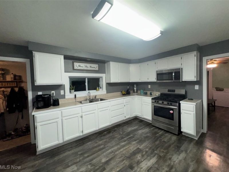 135 Wheeling Avenue, Wellington, OH 44090 Photo 3