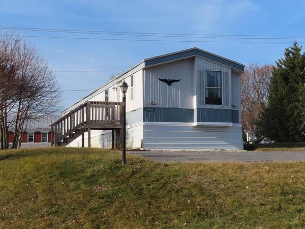 5 APACHE DRIVE, SHIPPENSBURG, PA 17257