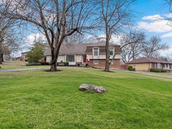 634 W Santa Fe Trail, Kansas City, MO 64145