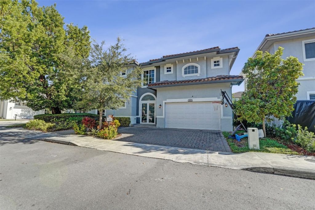 3534 Forest View Circle, Dania Beach, FL 33312 Main Photo
