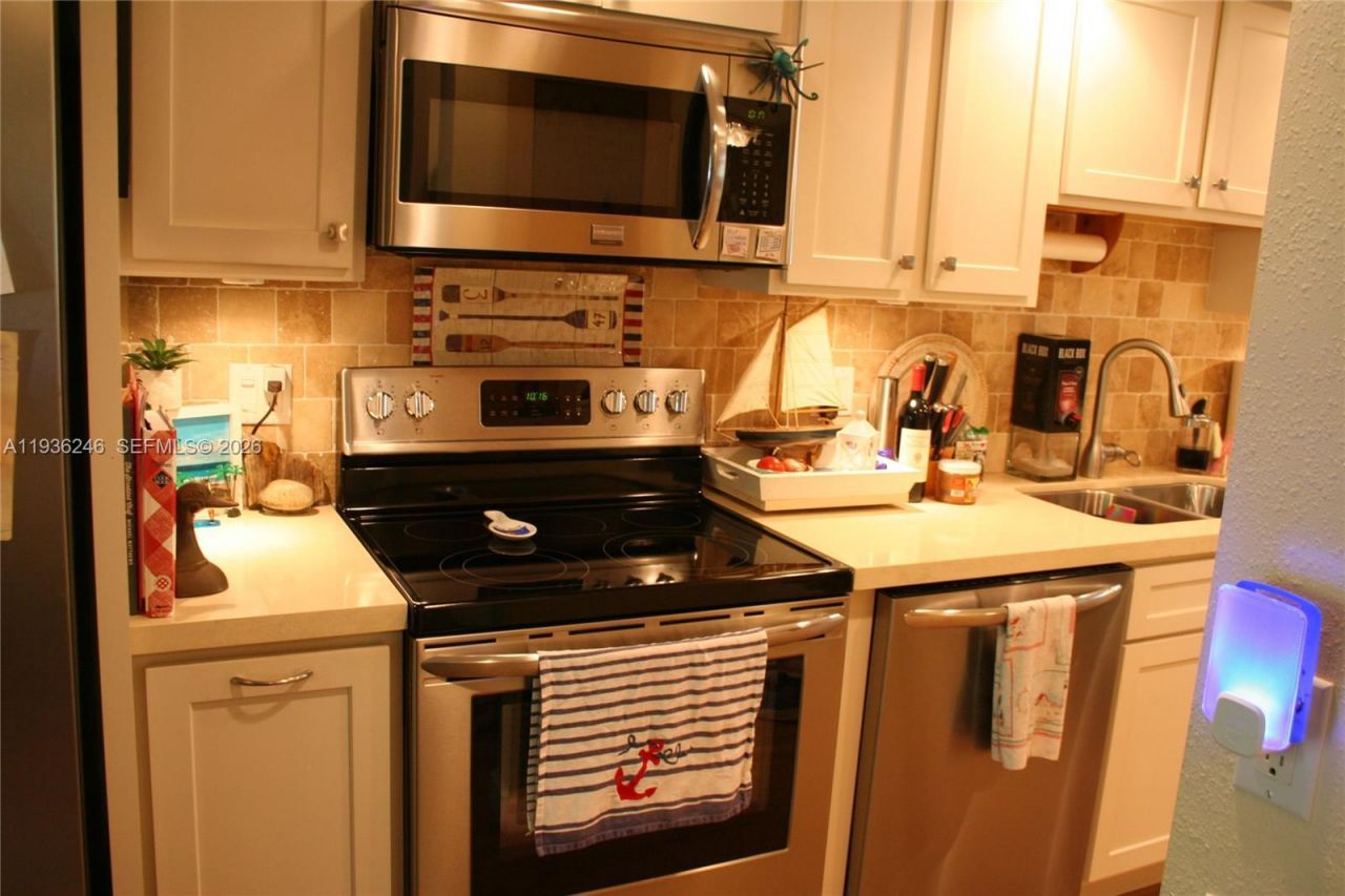 87200 Overseas Hwy, Unit N2, Plantation Key, FL 33036 Photo