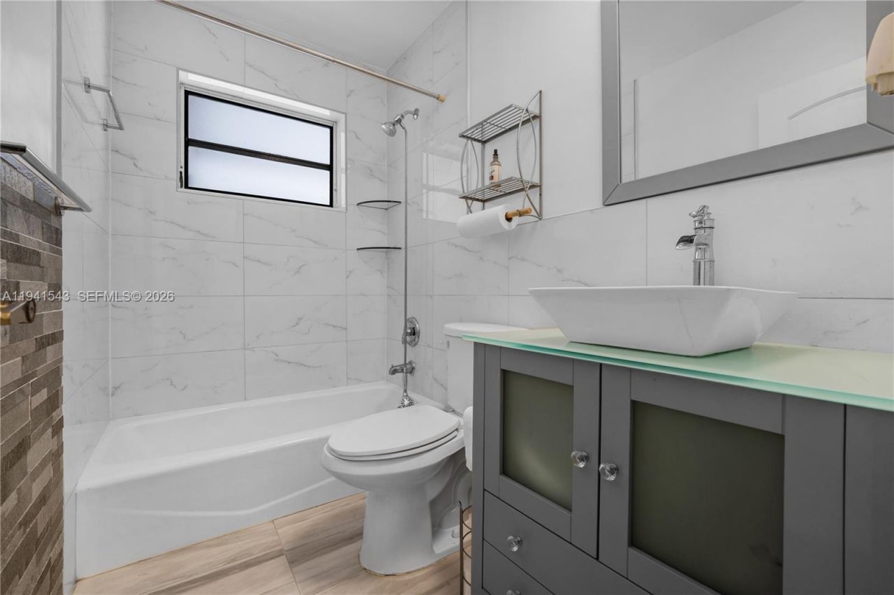 801 N 70th Ave, Hollywood, FL 33024 Photo