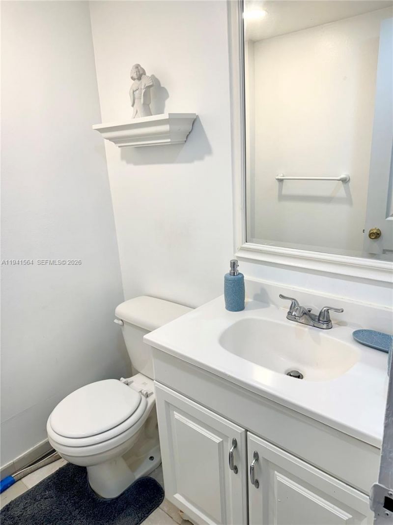 210 172nd St, Unit 129, Sunny Isles Beach, FL 33160 Photo