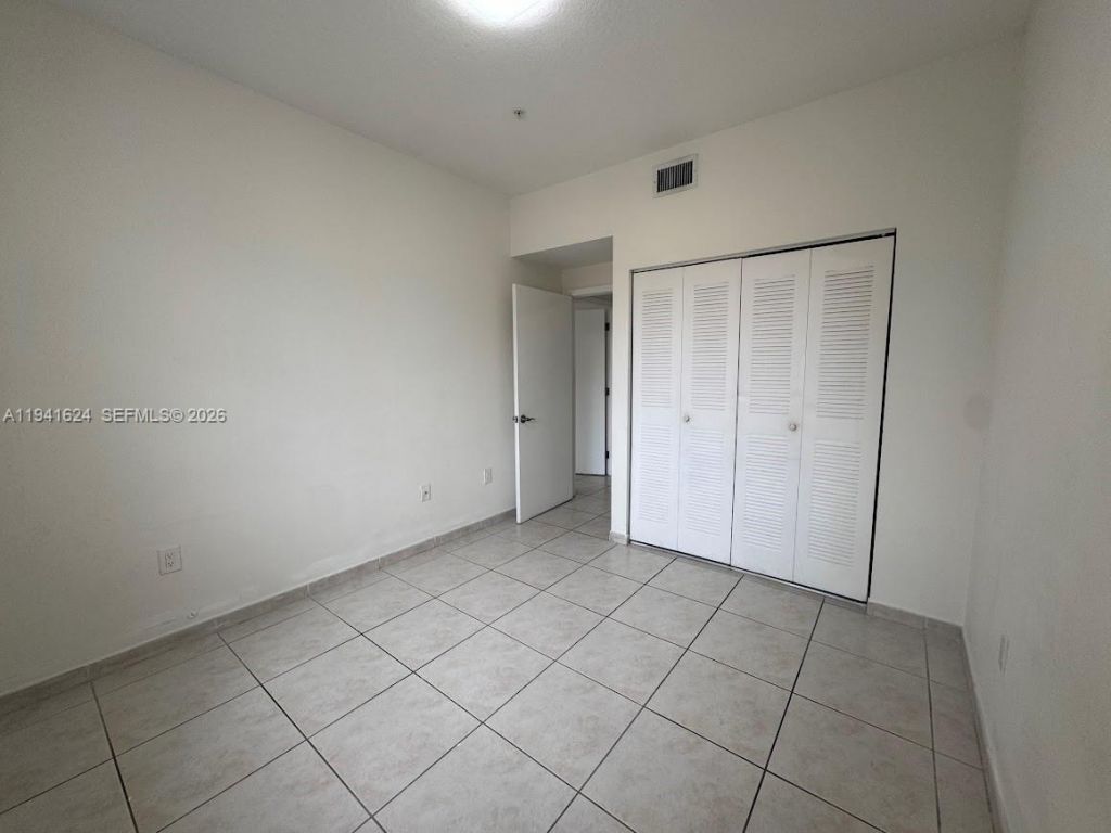 7280 NW 114th Ave, Unit 304-8, Doral, FL 33178 Photo