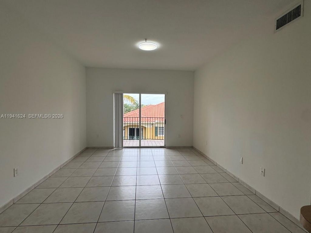 7280 NW 114th Ave, Unit 304-8, Doral, FL 33178 Photo