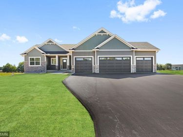 871 206th Avenue NW, Oak Grove, MN 55011