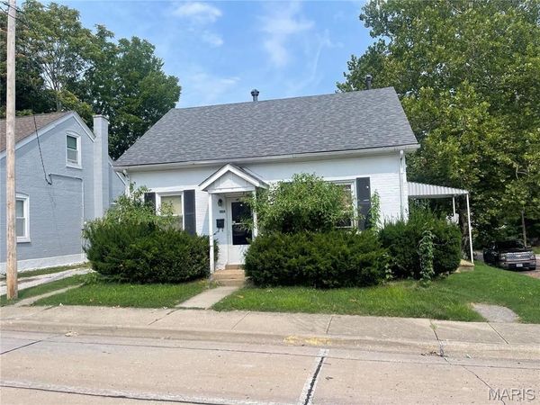 400 N 6th Street, Belleville, IL 62220
