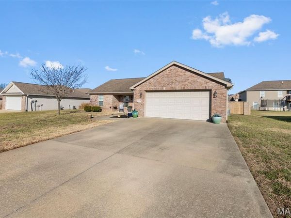 1718 Columbia Drive, Jackson, MO 63755