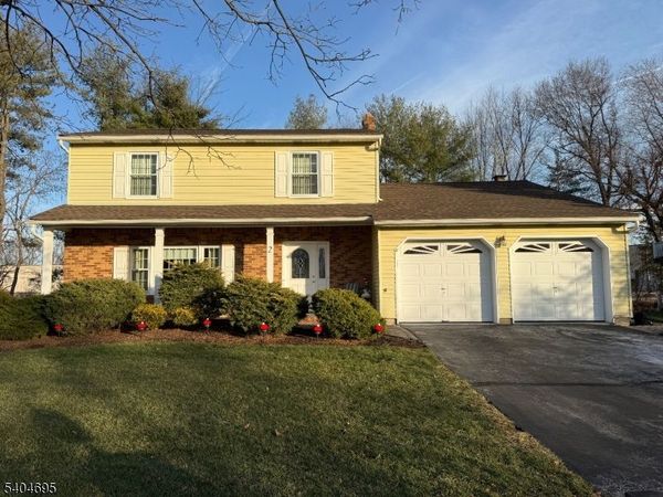 2 Michael Ct, Pequannock, NJ 07444